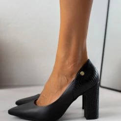 Γόβες μυτερές με ανάγλυφο σχέδιο VIZZANO 1285.431 - Μαύρο