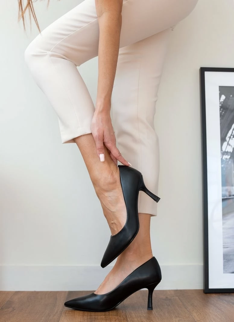 The Fashion Project Γόβες μυτερές με λεπτό τακούνι - Μαύρο