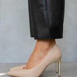 Γόβες μυτερές με μεταλλικό τακούνι VIZZANO 1344.200 - Μπεζ