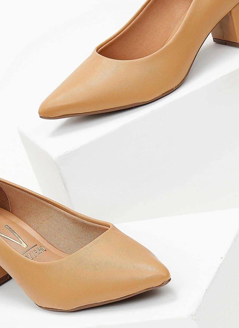 Γόβες μυτερές με χαμηλό τακούνι VIZZANO 1220.315 - Κάμελ - Image 2