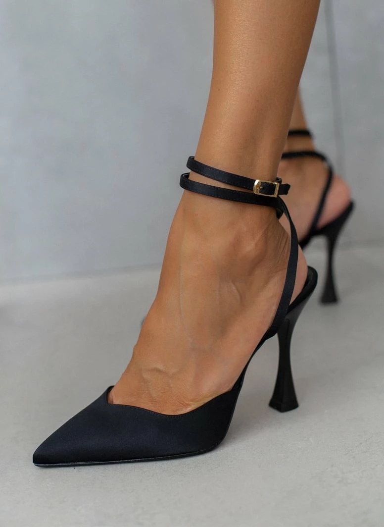 Γόβες μυτερές με χιαστί δέσιμο Tfp - Μαύρο