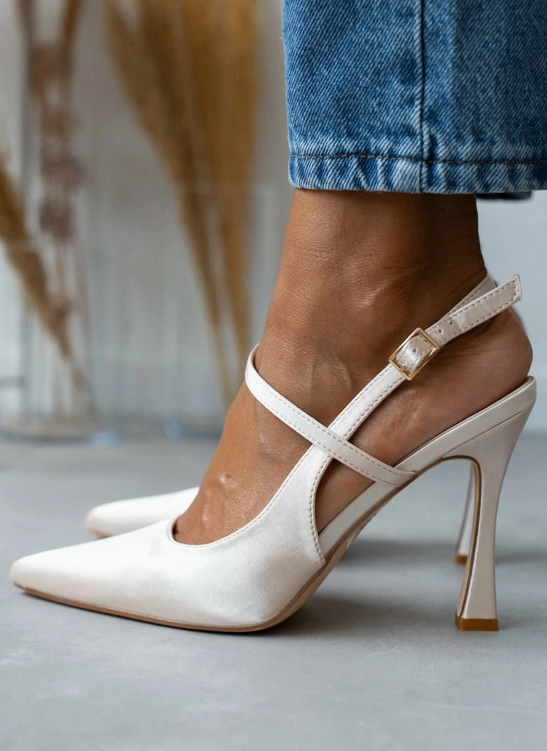 The Fashion Project Γόβες σατέν με δέσιμο στο πλάι - Άμμου