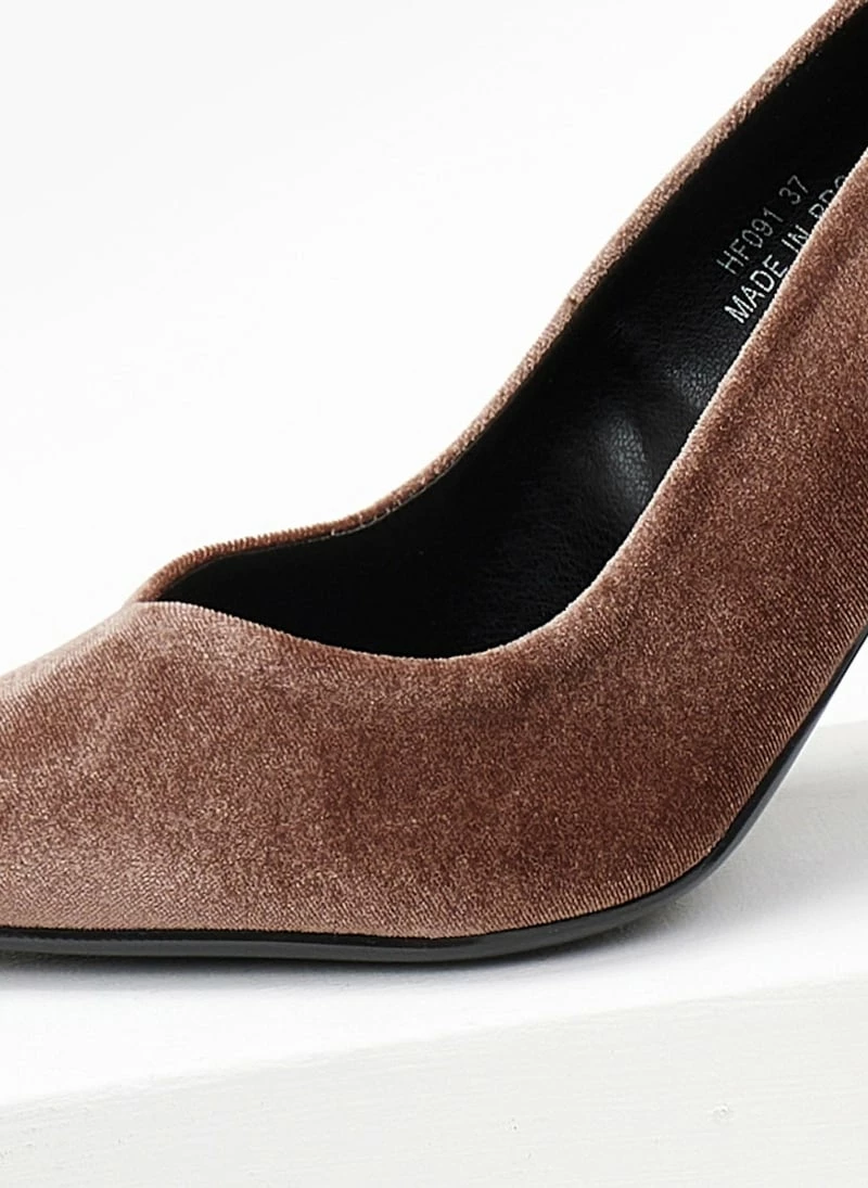 The Fashion Project Γόβες μυτερές βελουτέ - Πούρο - Image 5