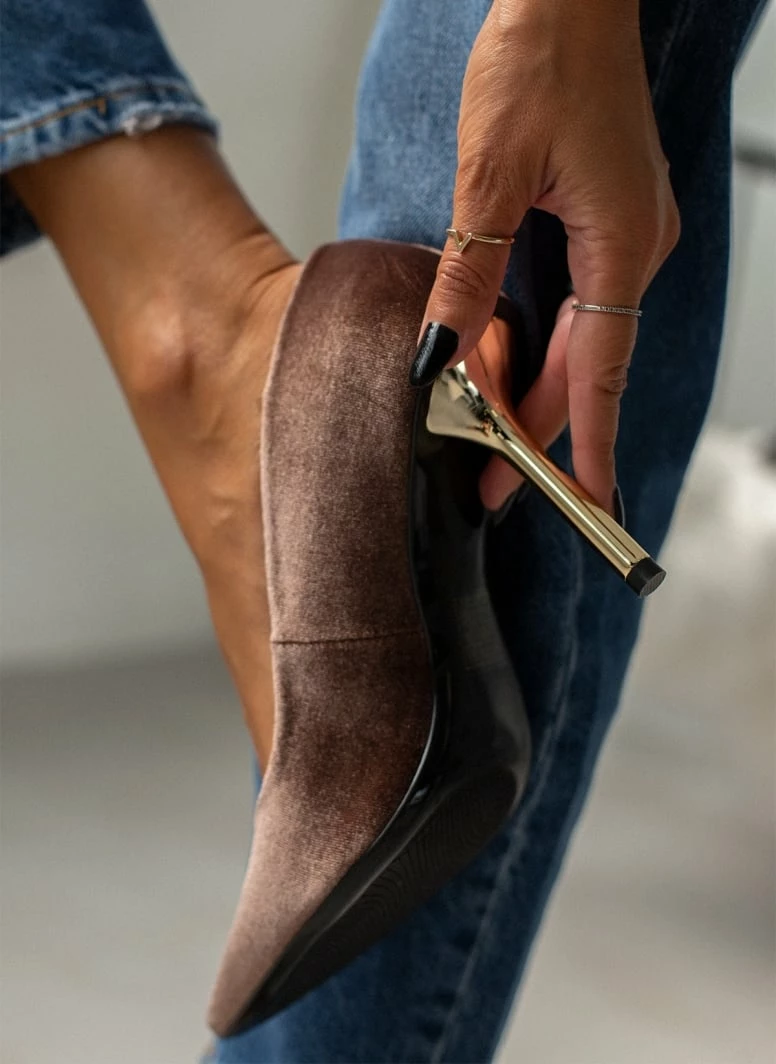 The Fashion Project Γόβες μυτερές βελουτέ - Πούρο - Image 7