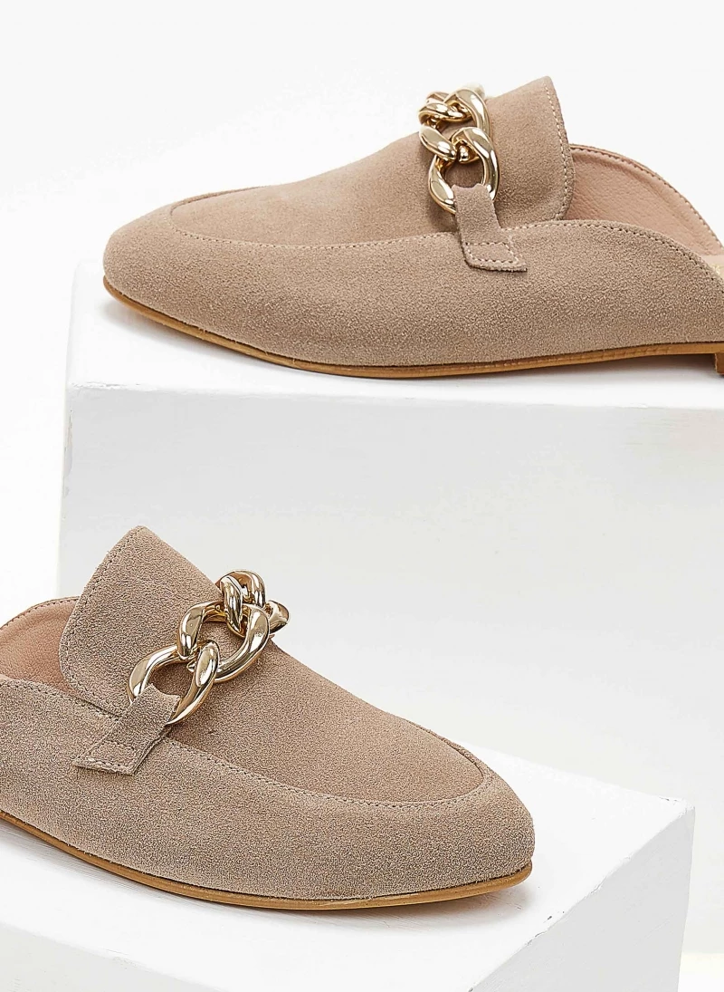 Mules καστόρινα με αλυσίδα Estil - Πούρο - Image 3