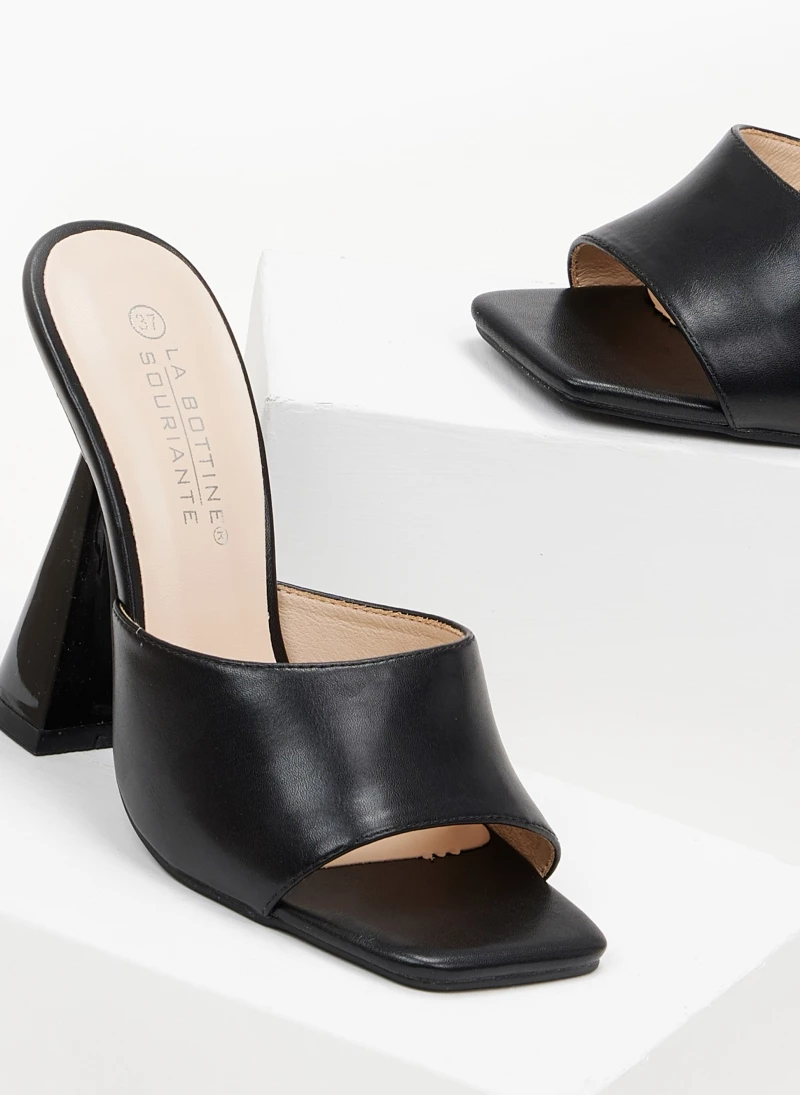 The Fashion Project Mules με γυαλιστερό τακούνι καμπάνα - Μαύρο - Image 2