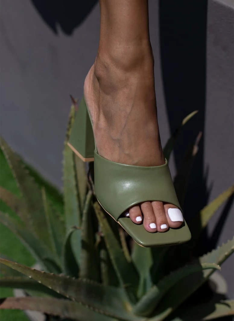 The Fashion Project Mules με ιδιαίτερο τακούνι - Λαδί - Image 7