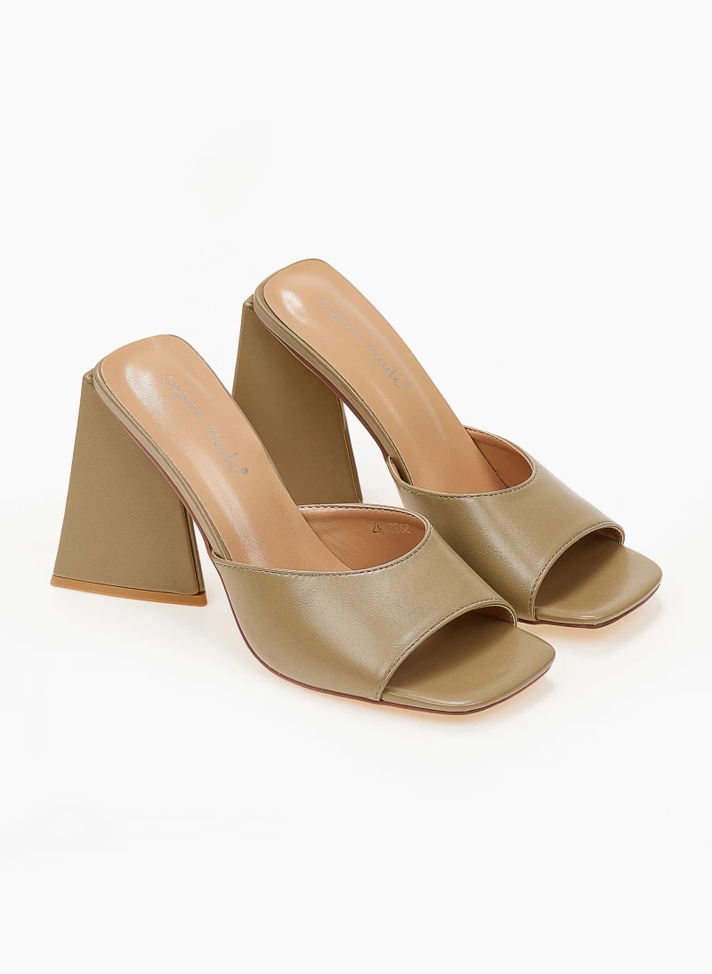 The Fashion Project Mules με τρίγωνο τακούνι - Λαδί - Image 2