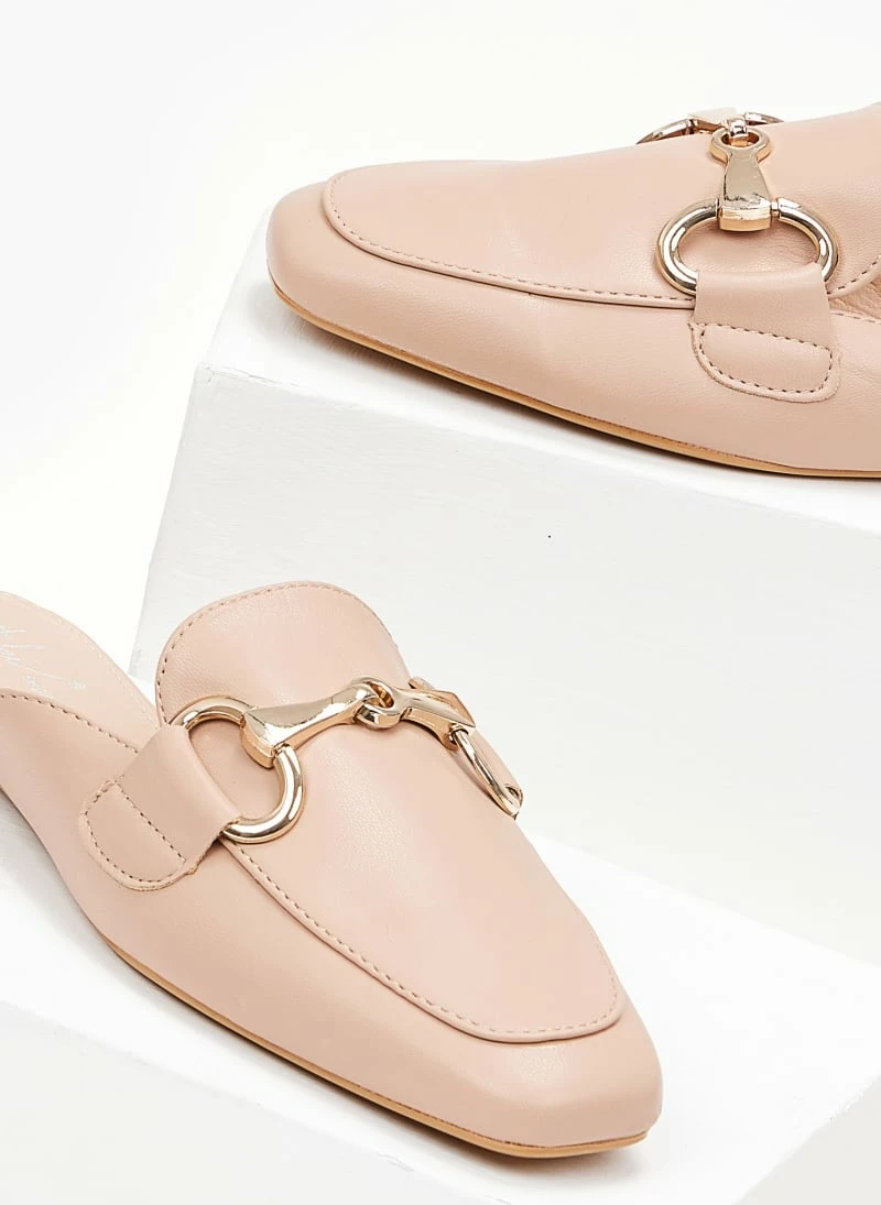The Fashion Project Mules Flat με μεταλλικό διακοσμητικό - Nude - Image 3