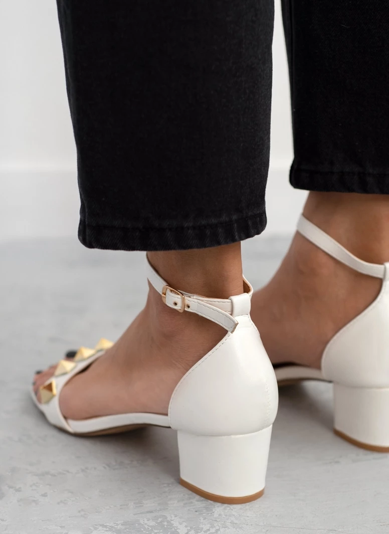 The Fashion Project Πέδιλα καρέ με μεταλλικά στοιχεία - Λευκό - Image 7