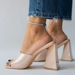 The Fashion Project Mules λουστρίνι με φαρδιά φάσα - Nude