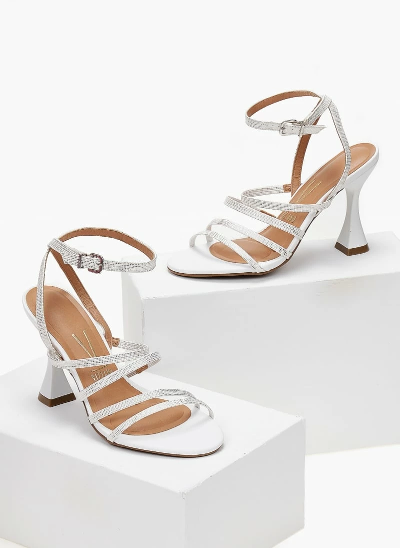 Πέδιλα με ανάγλυφο Pattern VIZZANO 6462.102 - Λευκό/Ασημί - Image 2