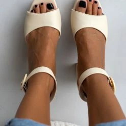 Πέδιλα με φιάπα VIZZANO 6472.103 - Μπεζ