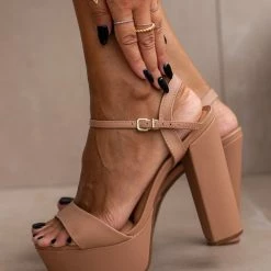 Πέδιλα με ψηλή φιάπα VIZZANO 6282.455 - Nude