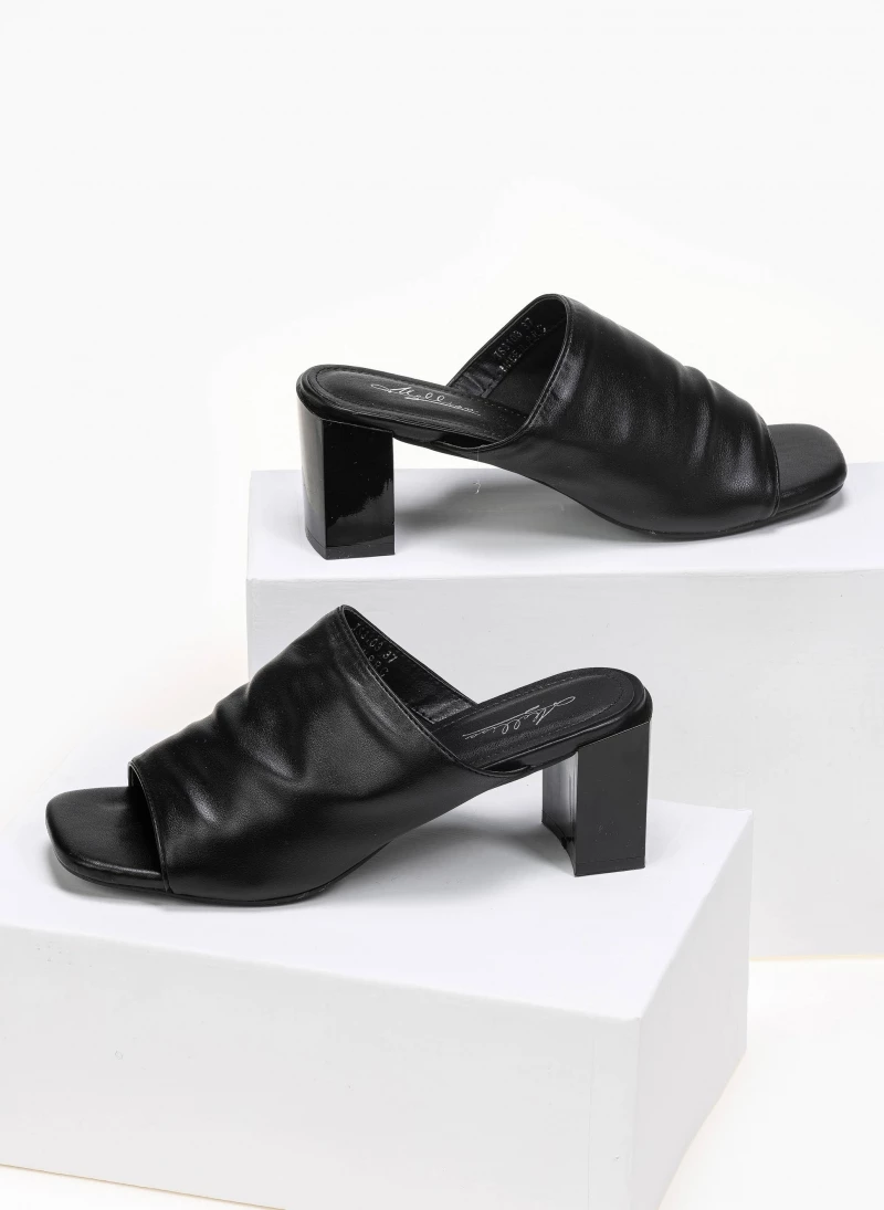 The Fashion Project Mules με φαρδιά φάσα - Μαύρο