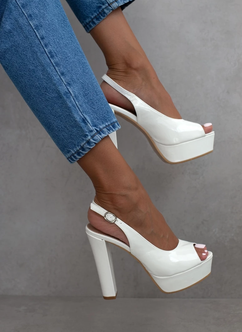 The Fashion Project Πέδιλα Peep Toe λουστρίνι με φιάπα - Λευκό