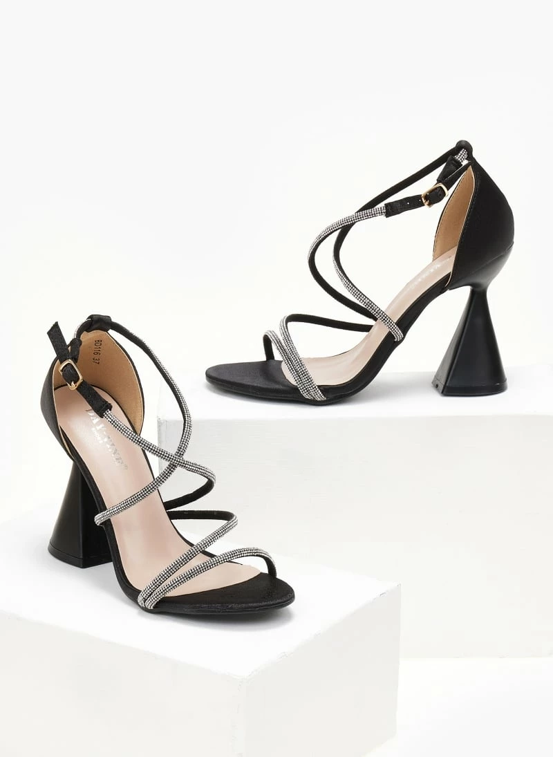 The Fashion Project Πέδιλα σατέν με τακούνι καμπάνα - Μαύρο - Image 8