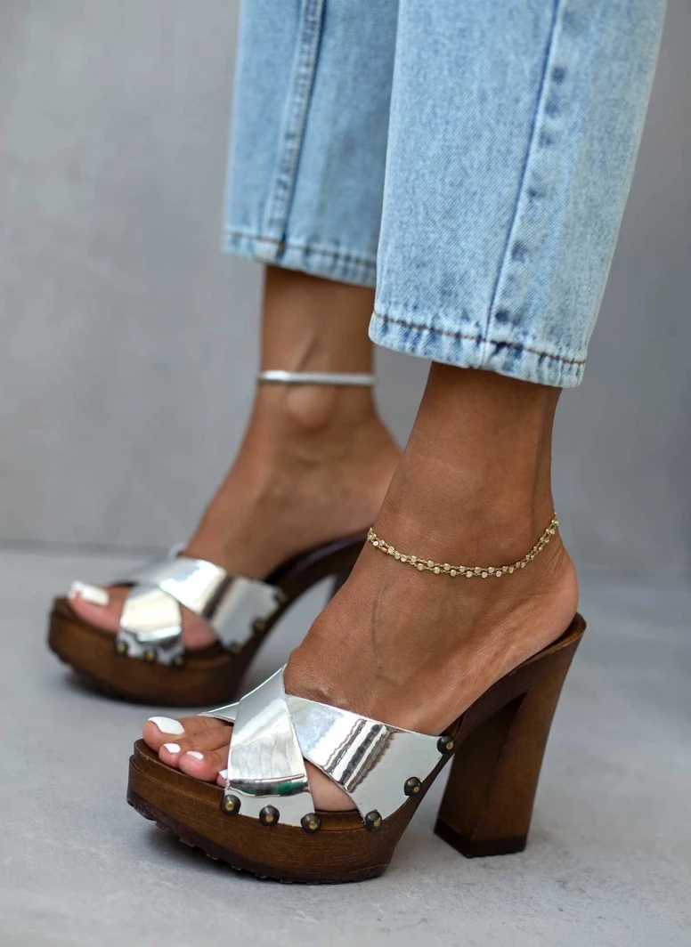 The Fashion Project Τσόκαρα με χιαστί φάσες και τρουκς - Ασημί