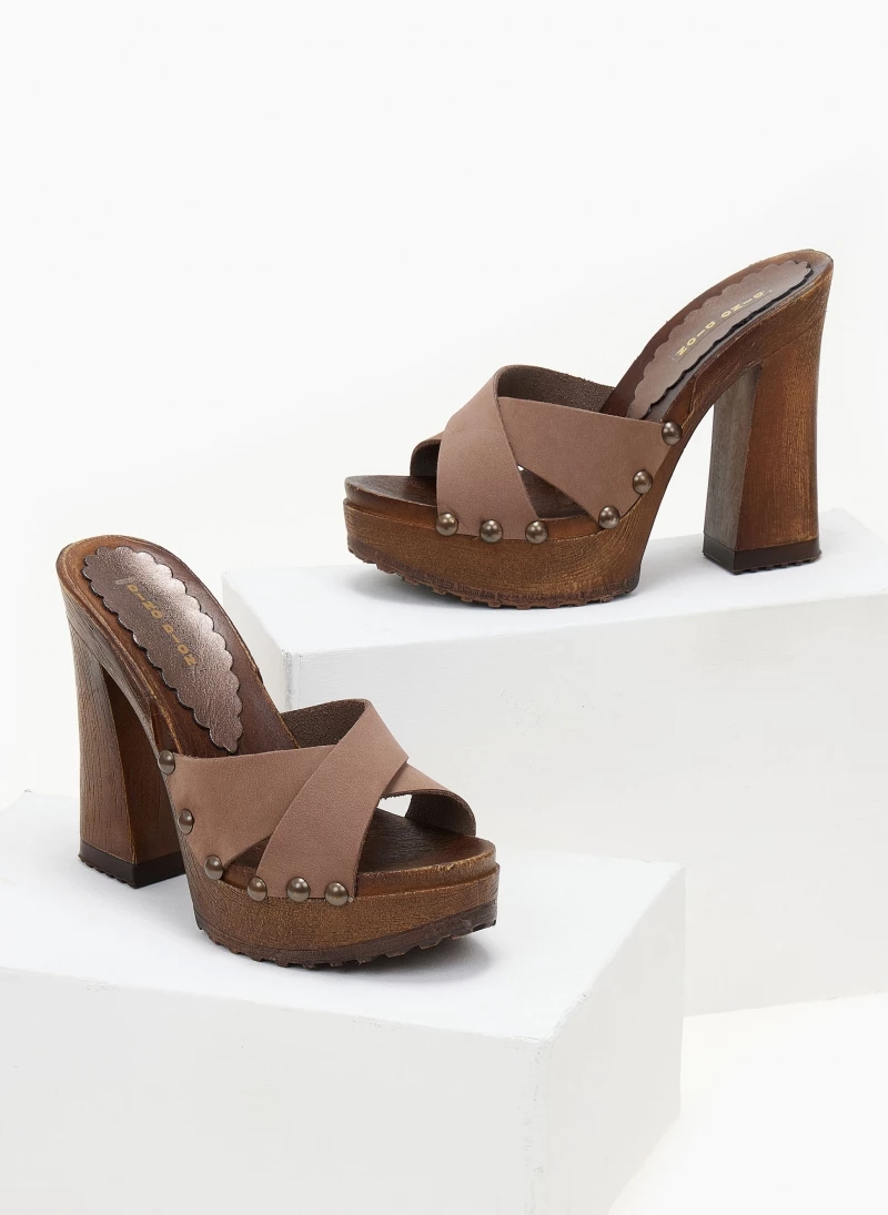 The Fashion Project Τσόκαρα Nubuck με χιαστί φάσες - Mocha - Image 3